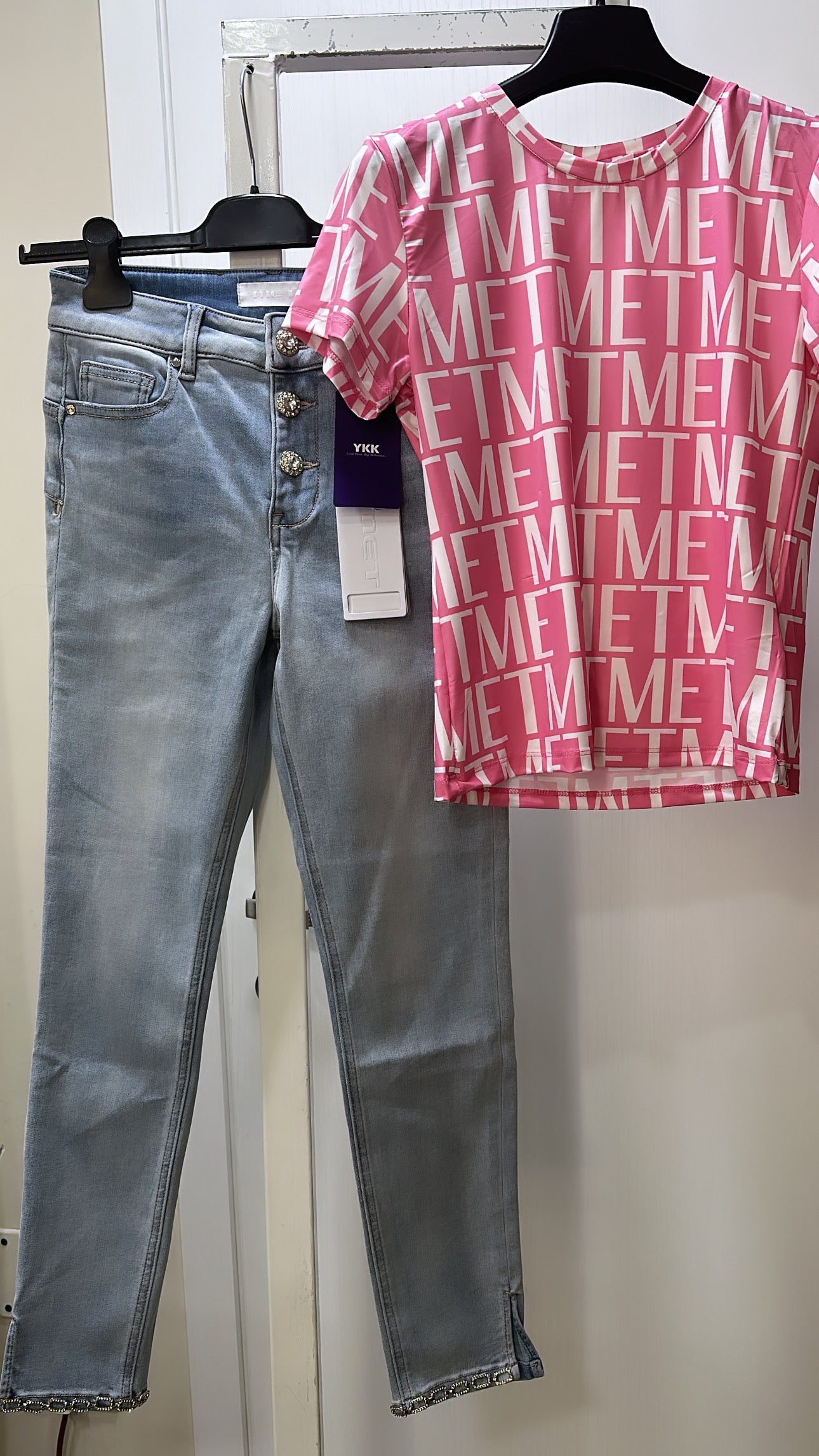 JEANS MET ELASTICO CON STRASS
