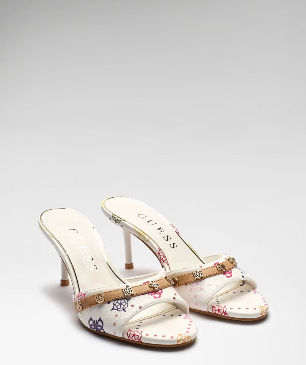 Sandali guess 2026