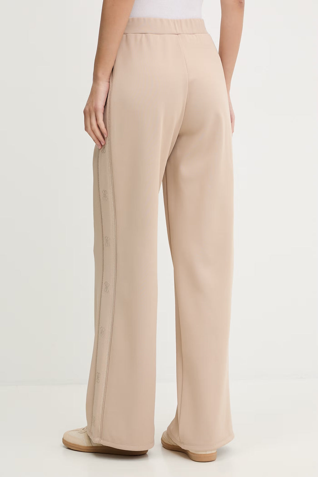 Tuta donna guess 2026