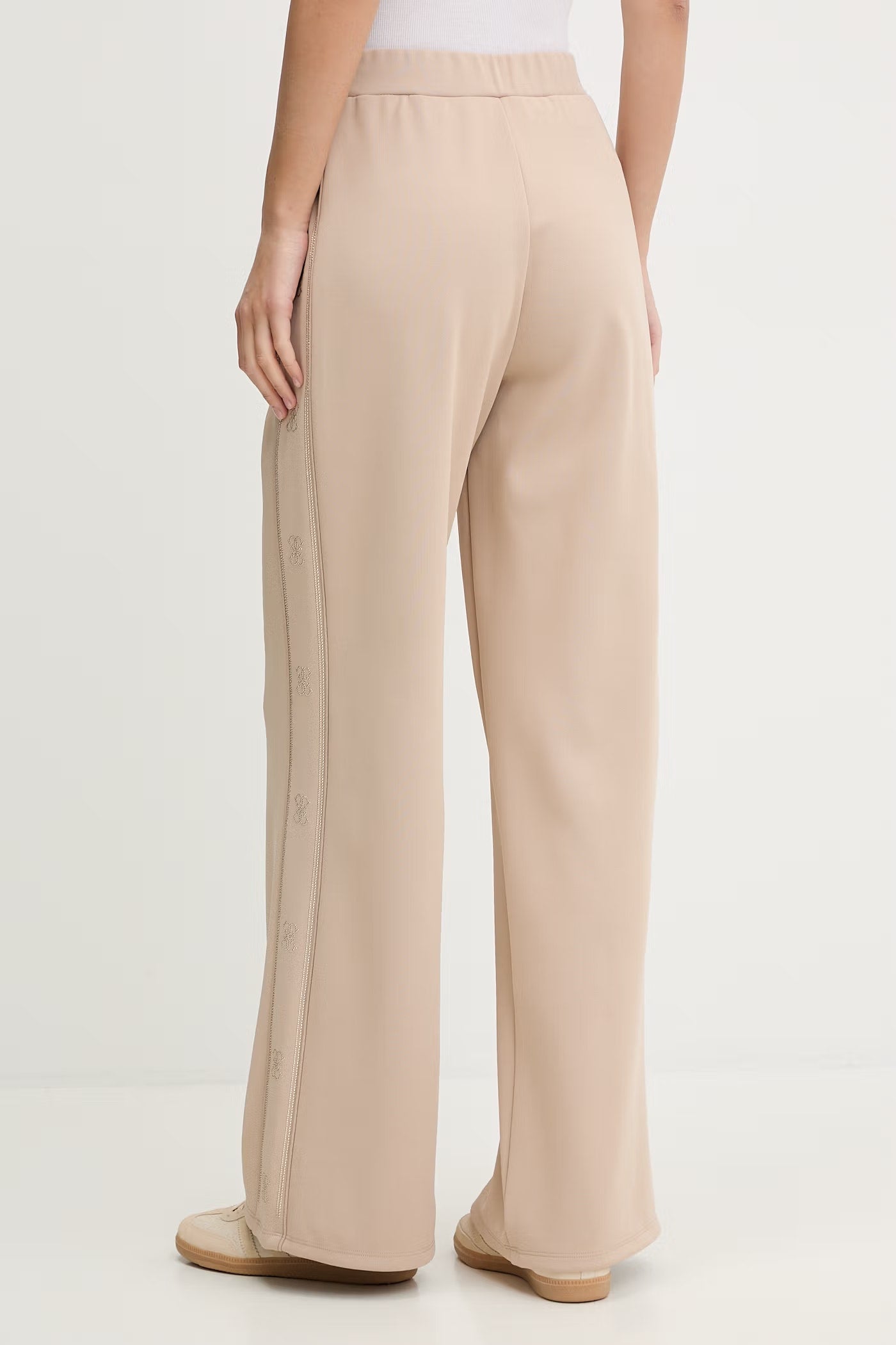 Tuta donna guess 2026