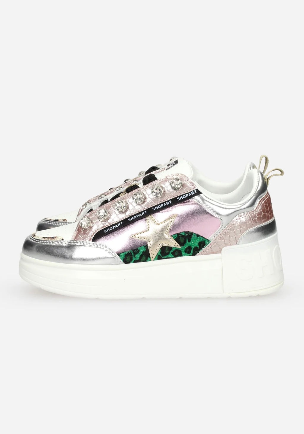 Sneakers shop art 2026