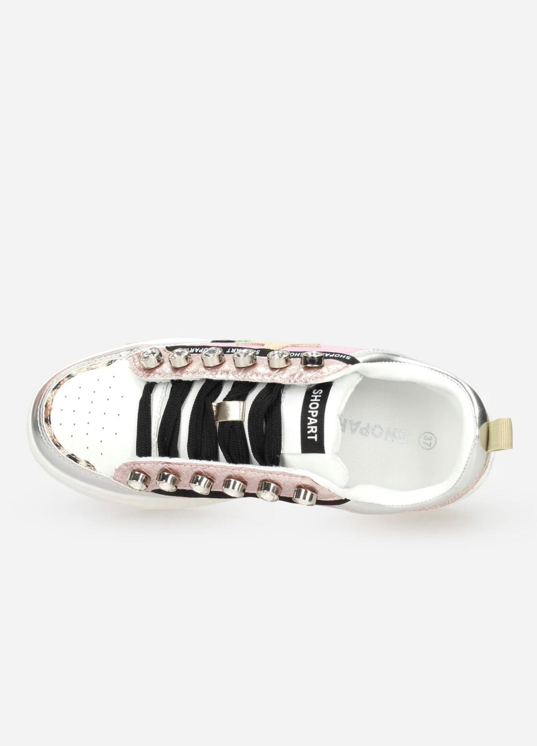 Sneakers shop art 2026