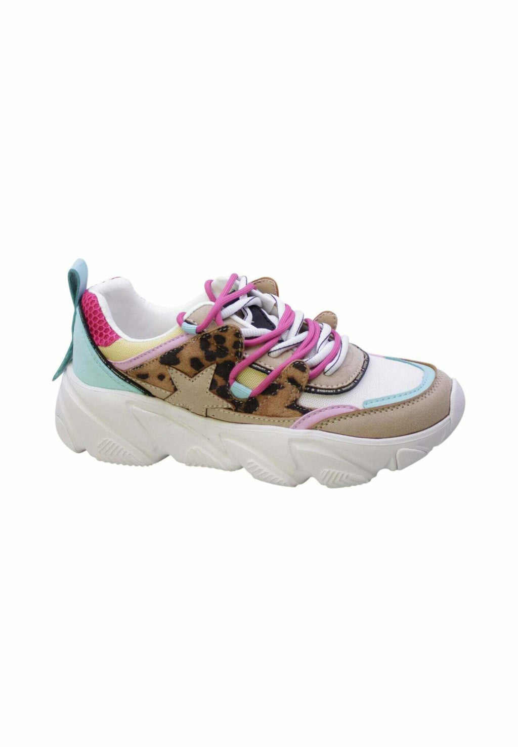 Sneakers shop art 2026