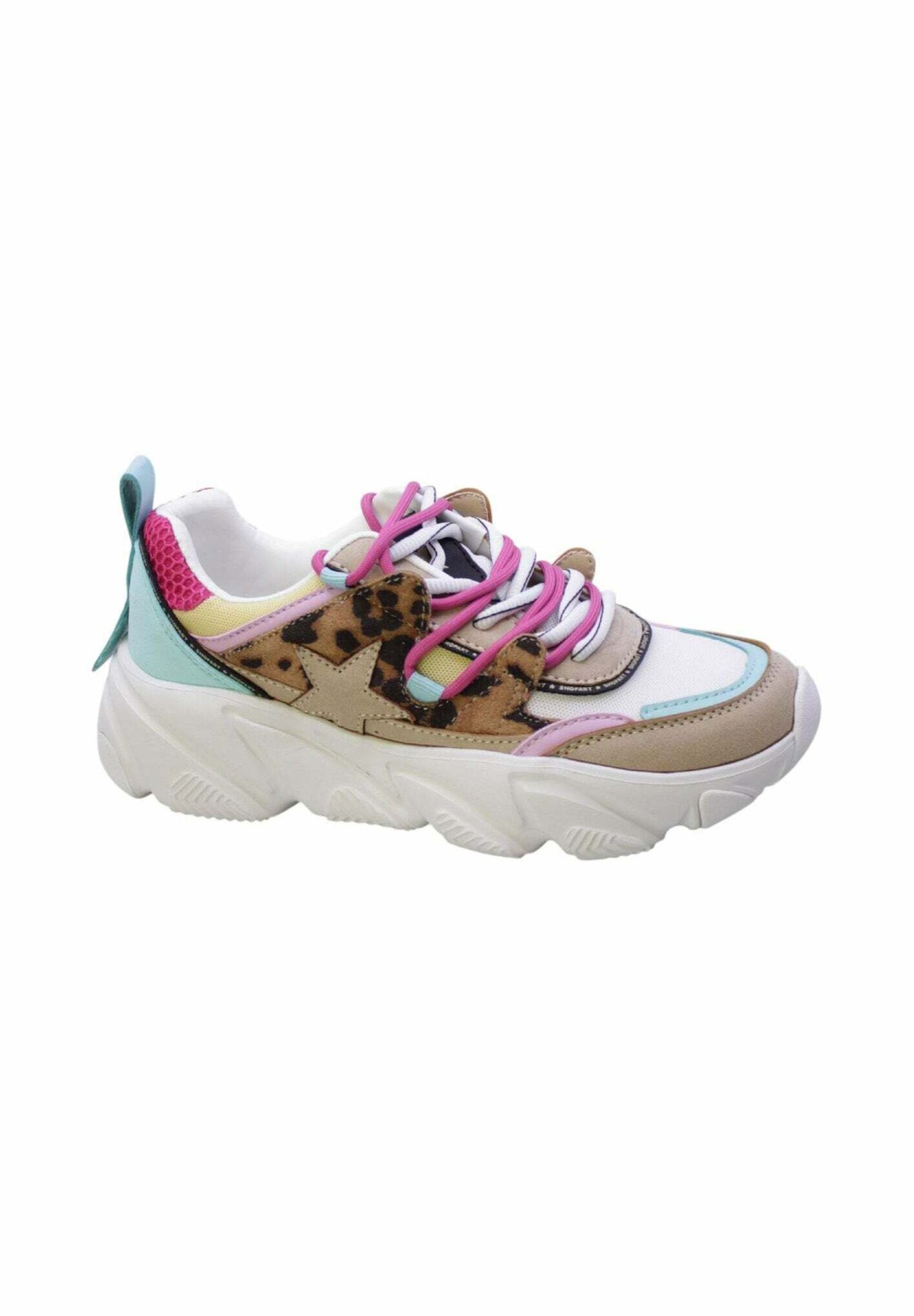 Sneakers shop art 2026