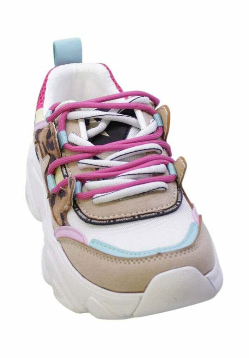 Sneakers shop art 2026