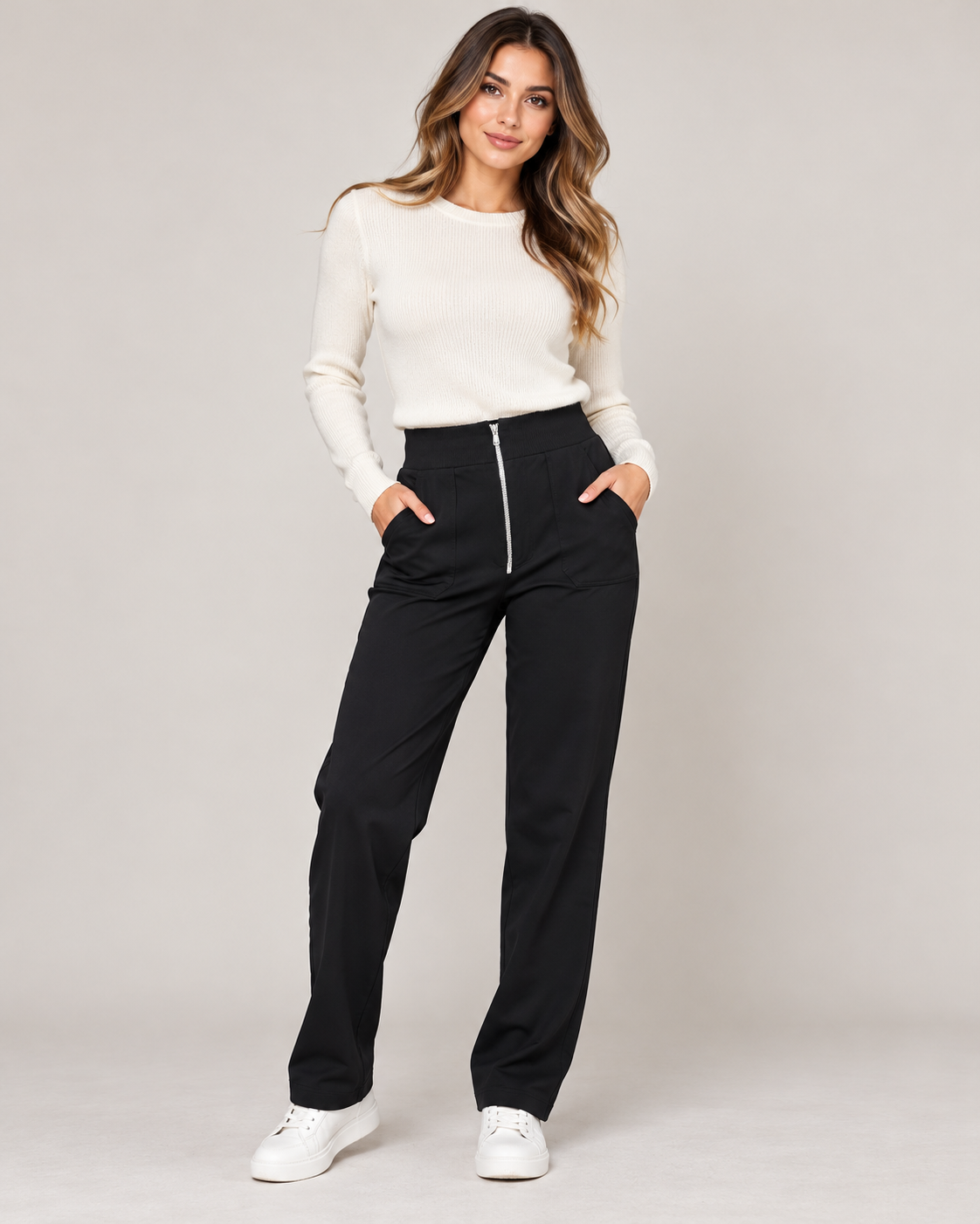 Pantaloni Gabriella Gucci neri con dettaglio zip indossato da modella