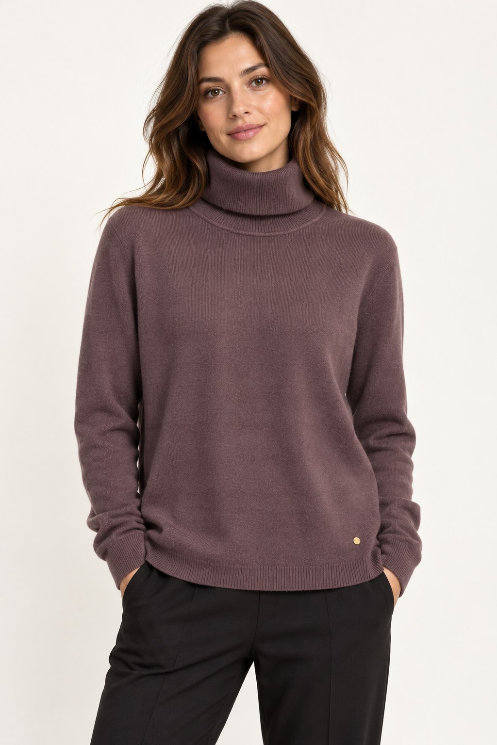 Maglia Carola Maria color malva a collo alto indossata