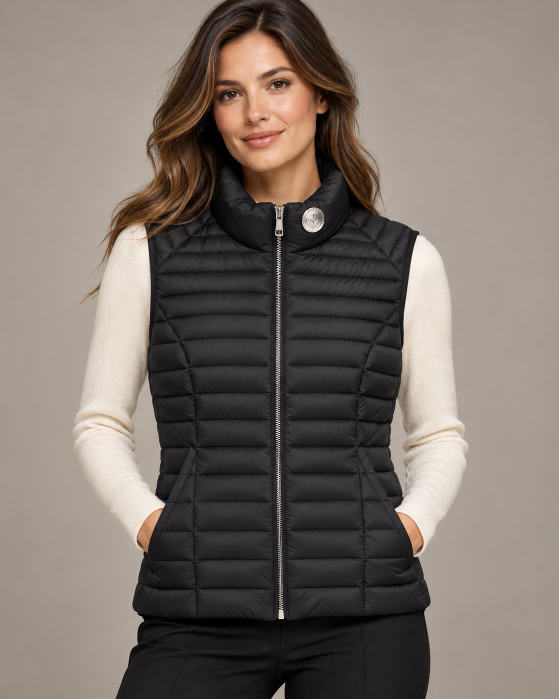 Gilet imbottito nero Mont Rose indossato, trapuntato e con collo alto