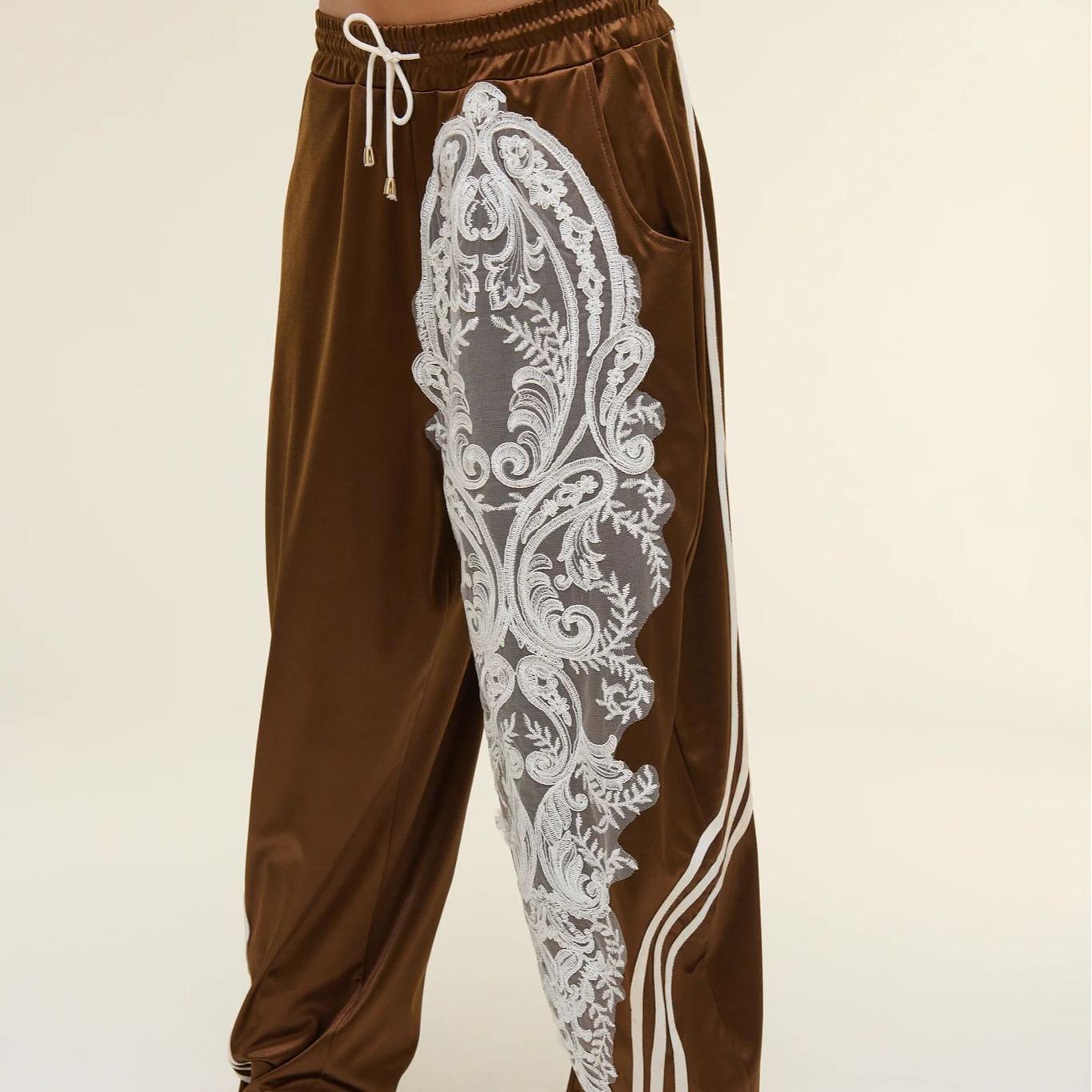 Pantalone con ricamo Spazio22